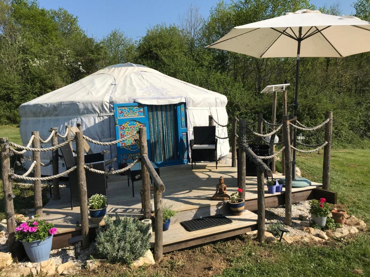 French Fields Luxury Glamping Original Mongolian Yurt Le-Vieux-Cerier Exterior foto