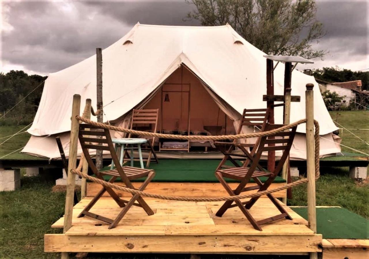 French Fields Luxury Glamping Original Mongolian Yurt Le-Vieux-Cerier Exterior foto