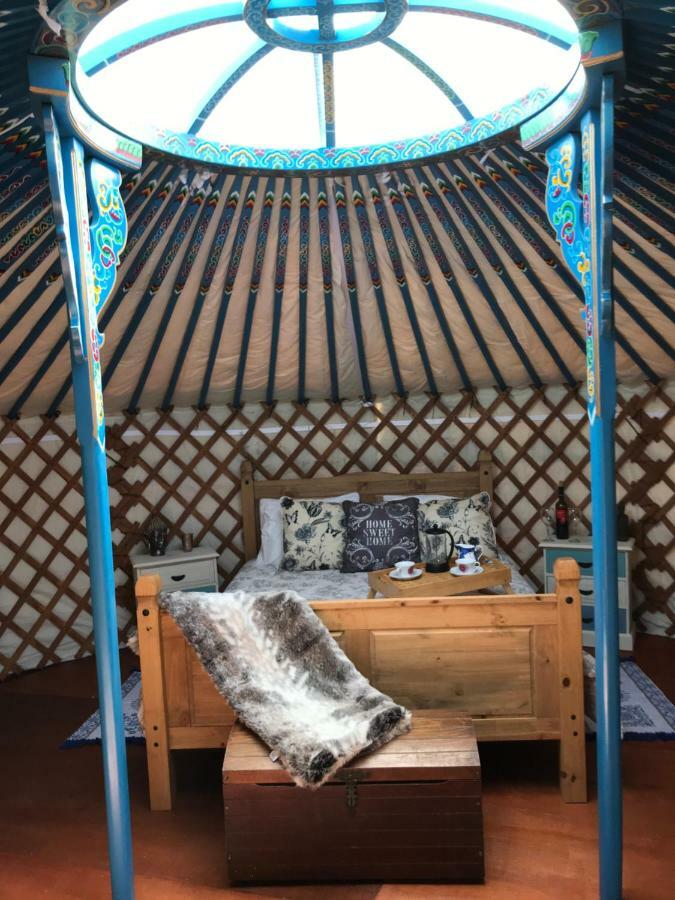 French Fields Luxury Glamping Original Mongolian Yurt Le-Vieux-Cerier Exterior foto