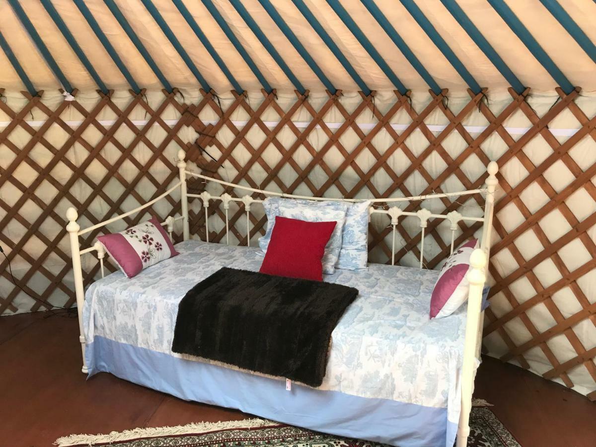 French Fields Luxury Glamping Original Mongolian Yurt Le-Vieux-Cerier Exterior foto