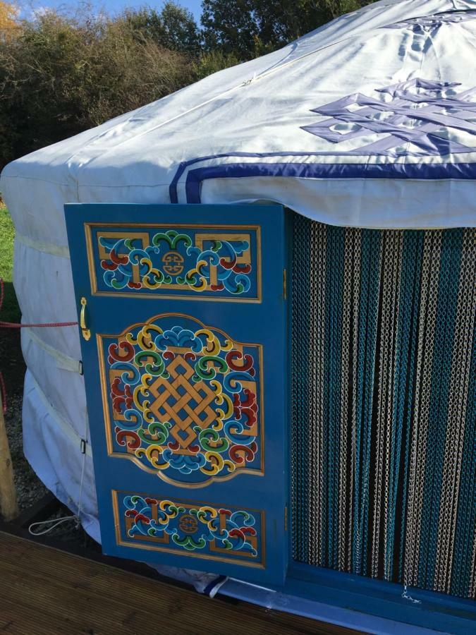 French Fields Luxury Glamping Original Mongolian Yurt Le-Vieux-Cerier Exterior foto