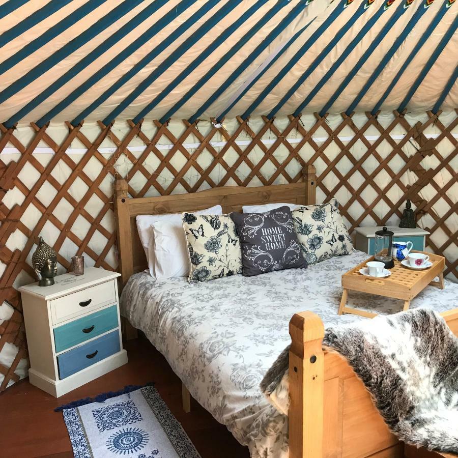 French Fields Luxury Glamping Original Mongolian Yurt Le-Vieux-Cerier Exterior foto