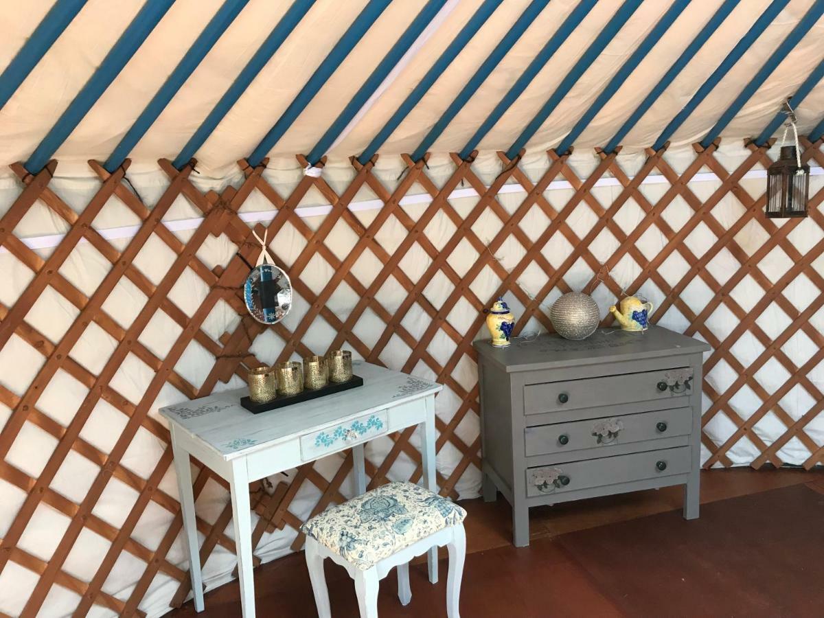 French Fields Luxury Glamping Original Mongolian Yurt Le-Vieux-Cerier Exterior foto